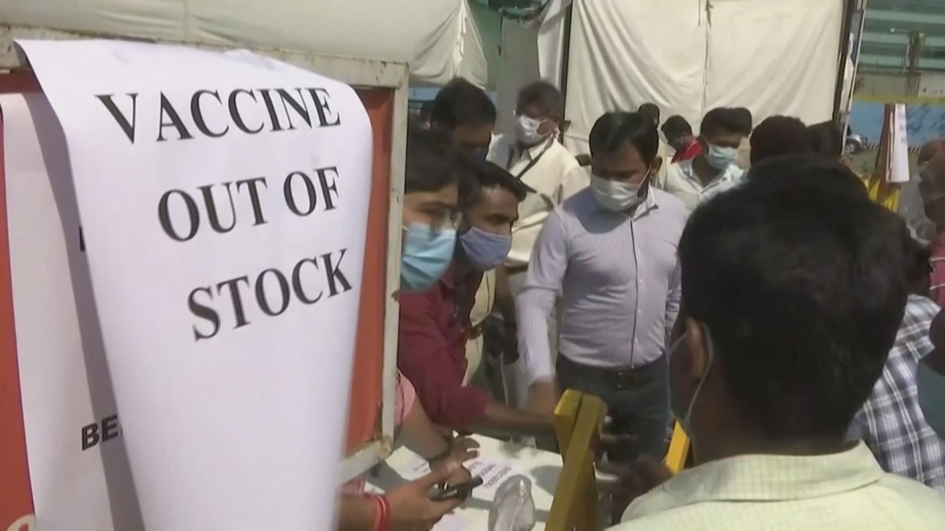 印度疫情急速升溫，已經連續第6天，單日新增超過20萬人確診，疫苗陷入嚴重短缺，印度政府呼籲美國，盡快解除疫苗原料出口禁令。