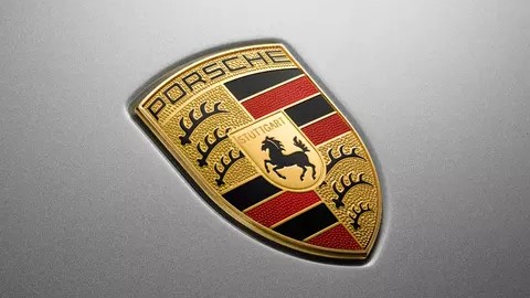 德國福斯集團旗下的高級跑車品牌保時捷（Porsche）執行長Oliver Blume今年二月宣布2030年前達到電動車銷量佔八成的「電動化」規劃後，正計劃於德國建立新電池工廠，目標研發高效能矽陽極電池。（圖源：保時捷官網）
