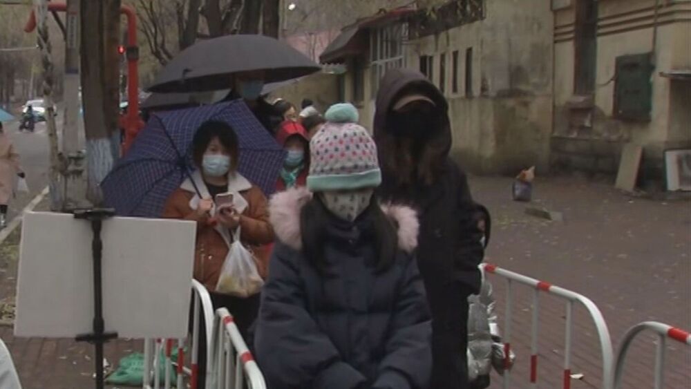 中國秋季旅遊，帶動新一波疫情擴散。目前從內蒙古，到黑龍江省和上海，都紛紛爆發本土病例。