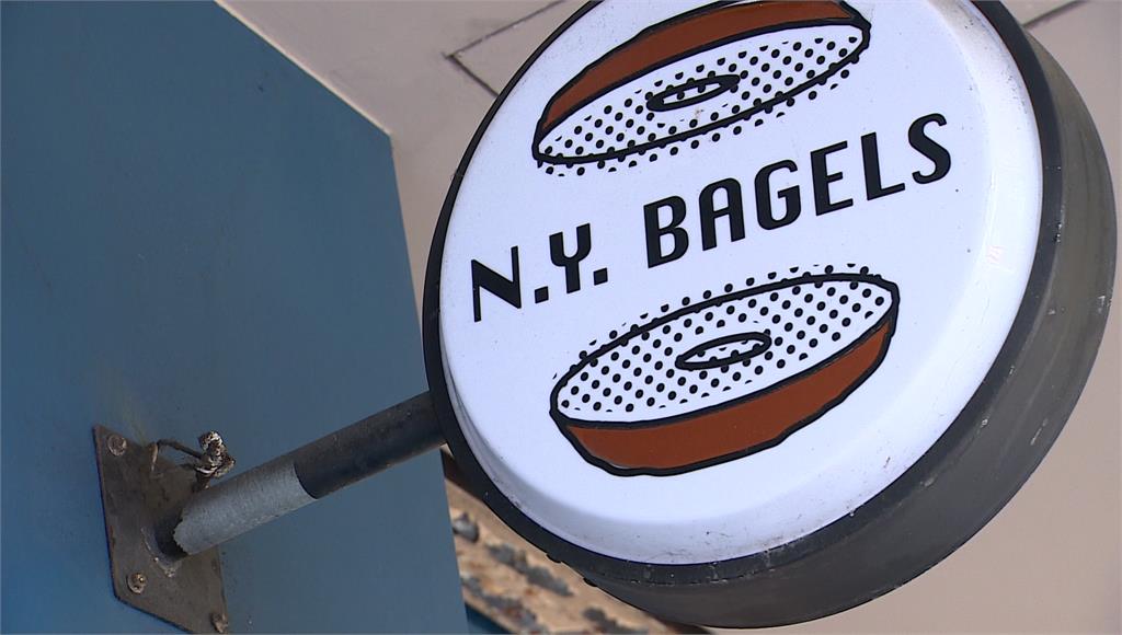 美式餐廳N.Y.BAGELS，台北僅存的仁愛店、京站店2間分店，將在年底前收攤。(圖／台視新聞)