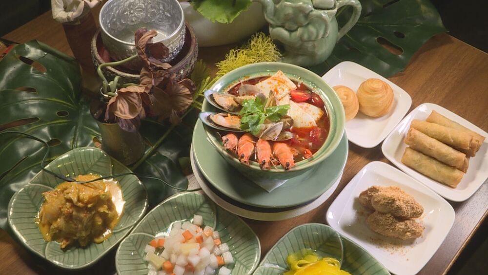 桃園有一間裝潢很有南洋風的泰式料理餐廳，店裡上百道料理，統統能吃到飽。記者吳承芸／攝影。