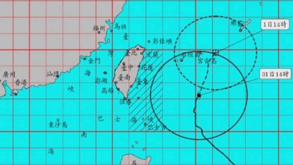 氣象局提醒，颱風未來還是離台灣稍微近了一些，沿岸依然會出現明顯強風。圖／台視新聞