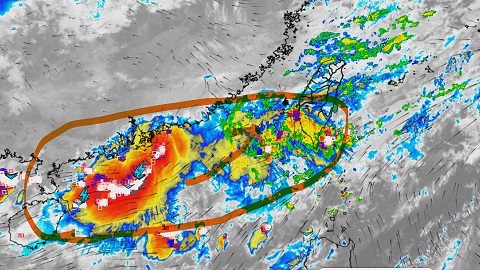 中央氣象局表示，今（15）天滯留鋒面北移及西南風增強，易有短延時強降雨現象，並有局部大雨或豪雨發生的機率