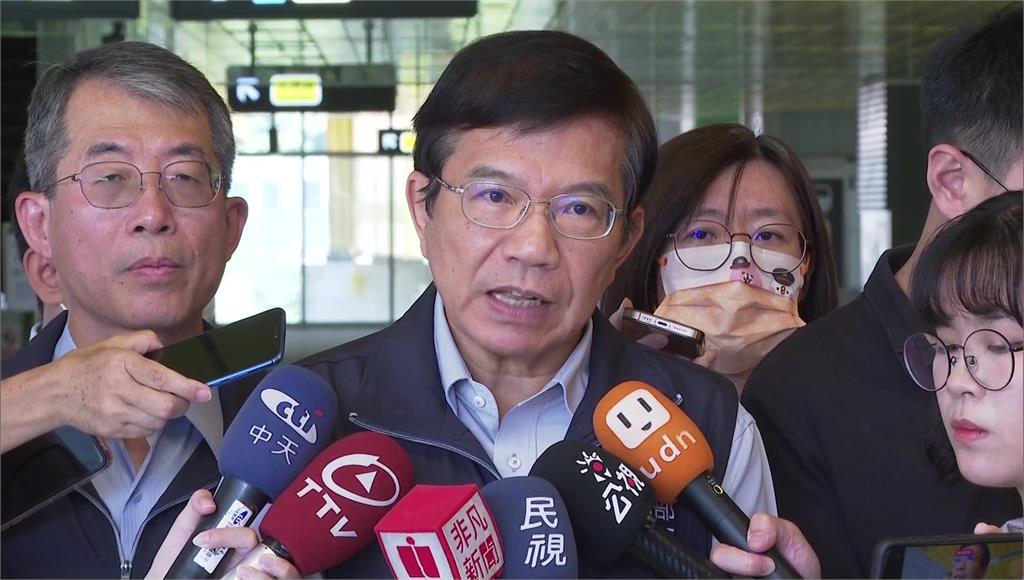 王國材視察TPASS通勤月票整備。圖／台視新聞