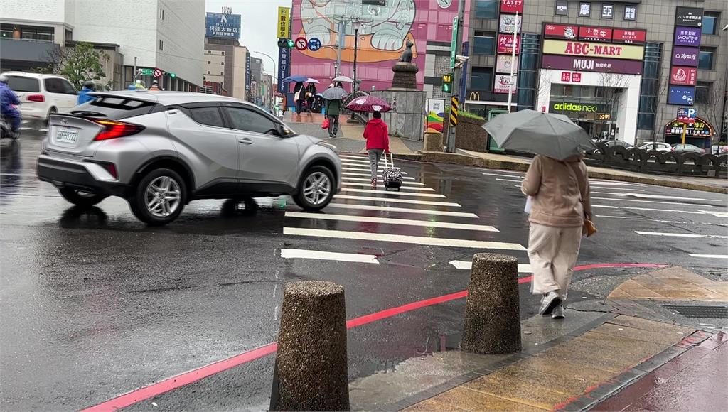 汽機車未禮讓行人最重可罰6千元。圖／台視新聞（資料畫面）