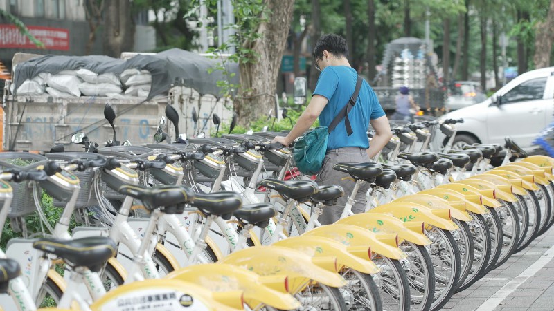 自行車業龍頭巨大集團積極推動全球自行車產業全球第一本「巨大碳權存摺」。（圖／非凡新聞）