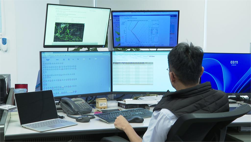 華航擴大招募「簽派員」起薪4.3萬 。圖／台視新聞。
