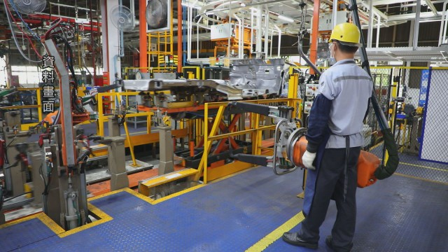 台經院今（30）日公布10月製造業景氣燈號，雖然出現連續第4顆黃藍燈，但是製造業景氣信號值卻是呈現連2升。（非凡新聞資料照）
