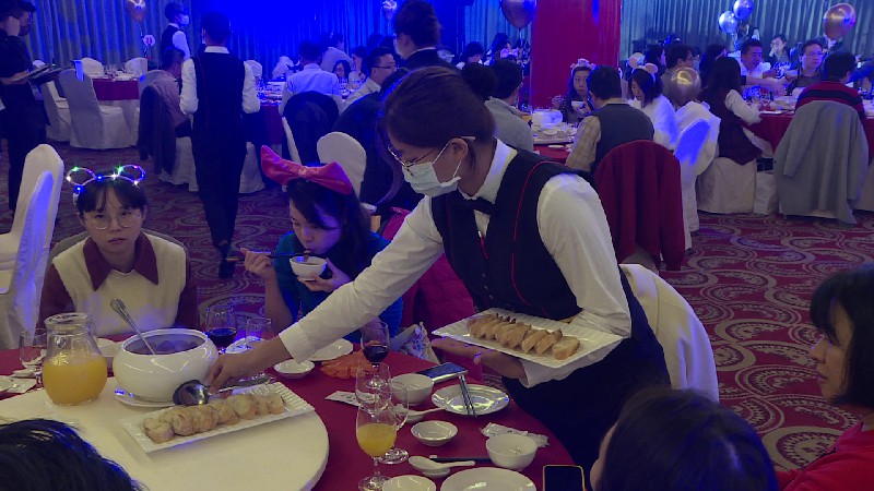 疫後內需市場大爆發，外食餐飲市場更是快速回溫。圖／非凡新聞網資料照