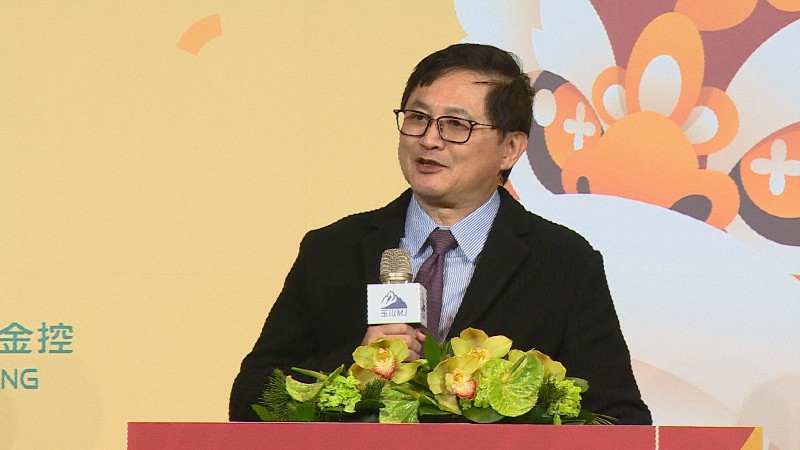 童子賢指出，在高科技產品出口帶動下，過去兩年台灣出超總額創下歷史前二高，也使得台灣以彈丸之地、成為全球中一座耀眼的島嶼
