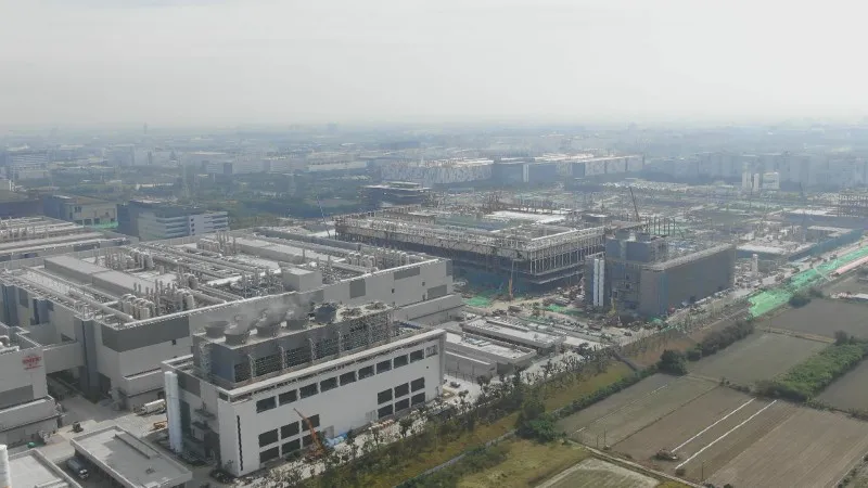 台積電15日公告，將斥資171.4億元買下群創南科廠房及相關附屬設施。圖／非凡新聞網資料照