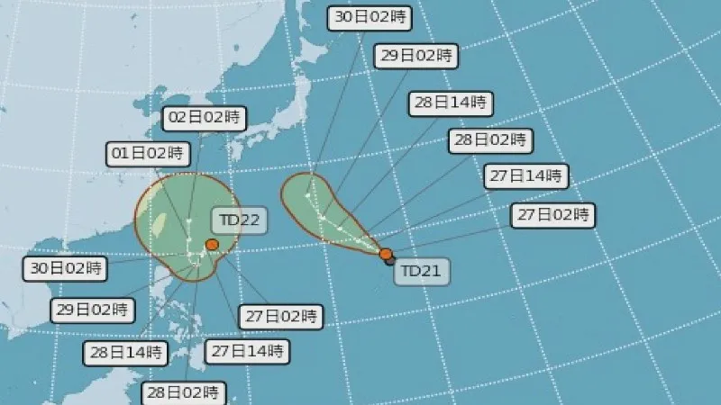 氣象專家林得恩表示，熱帶性低氣壓TD22可能在明日增強為颱風「山陀兒」。圖／翻攝自氣象署