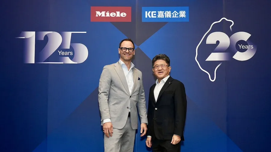 （左起）Miele全球行銷及銷售執行董事Dr. Axel Kniehl、嘉儀企業總經理黃聰嘉。