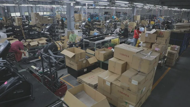 2月份台灣採購經理人指數雙雙出現明顯變化，製造業PMI升至54.0、非製造業NMI降低為49.2。2月PMI大幅回升5.3個百分點，由上月的緊縮快速轉為擴張。圖／非凡新聞網資料照