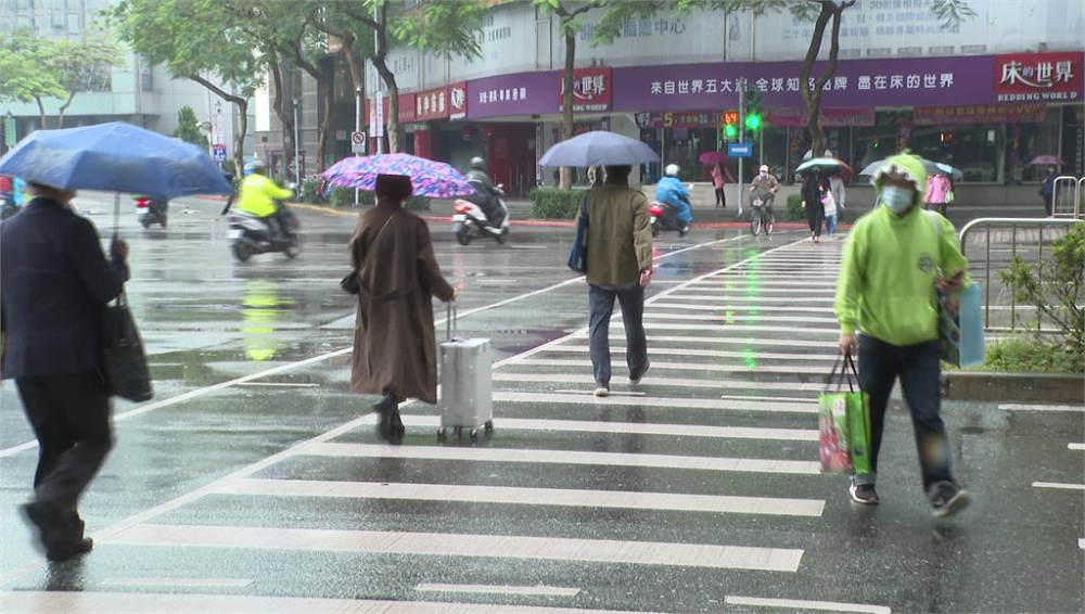 大陸冷氣團南下，華南雲雨區東移，北部及東北部天氣整天濕冷。圖／台視新聞（資料畫面）