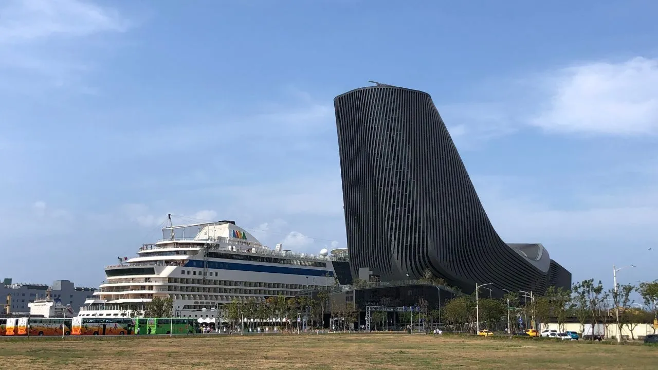 亞洲新灣區為高雄市近年轉型的重要發展核心。（圖／高雄市政府環境保護局提供）