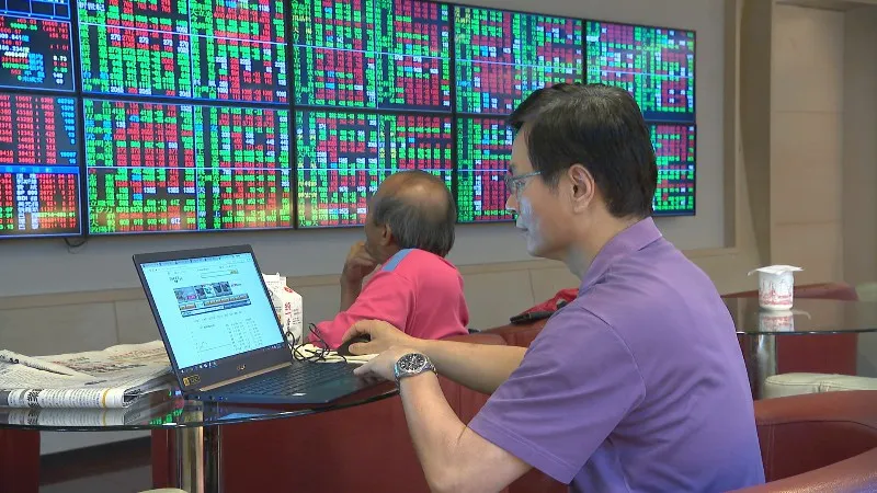 新台幣升勢放緩，台股開低拉高，站回20500點震盪/非凡新聞資料照