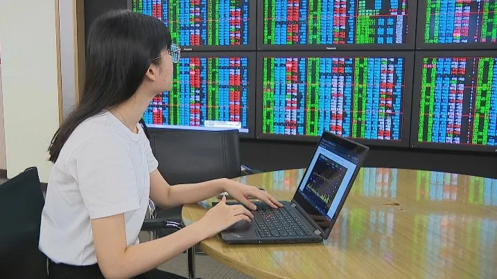 權值三雄領跑，台股上漲200點、收21330，季線沒站穩/非凡新聞資料照