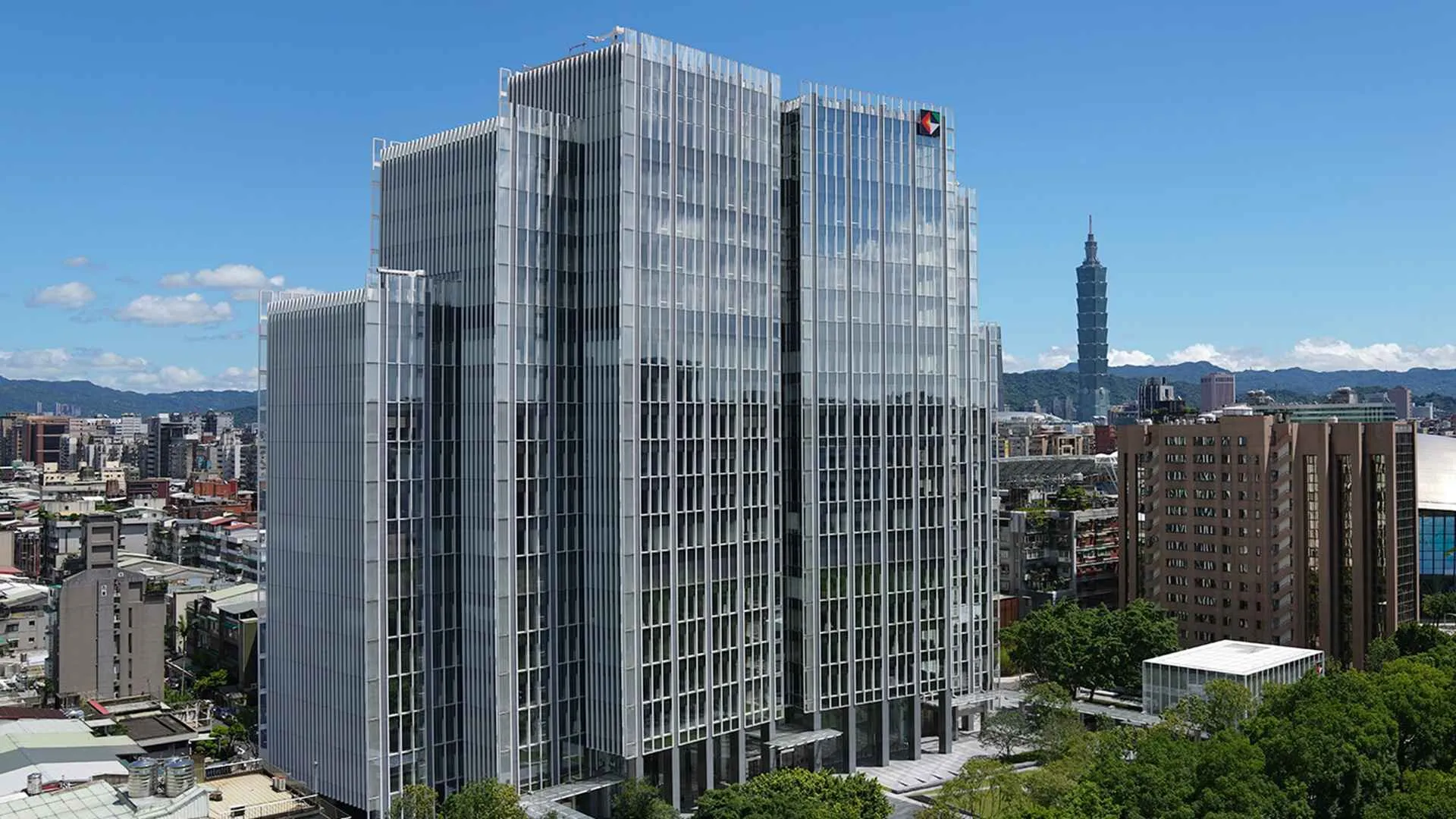 凱基金受匯損衝擊，5月慘陷虧損，拖累今（10）日跳空暴跌逾7%，失守季線。（圖／翻攝自凱基金控官網）