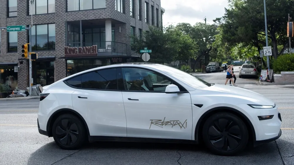 特斯拉Robotaxi啟動（圖／路透社）