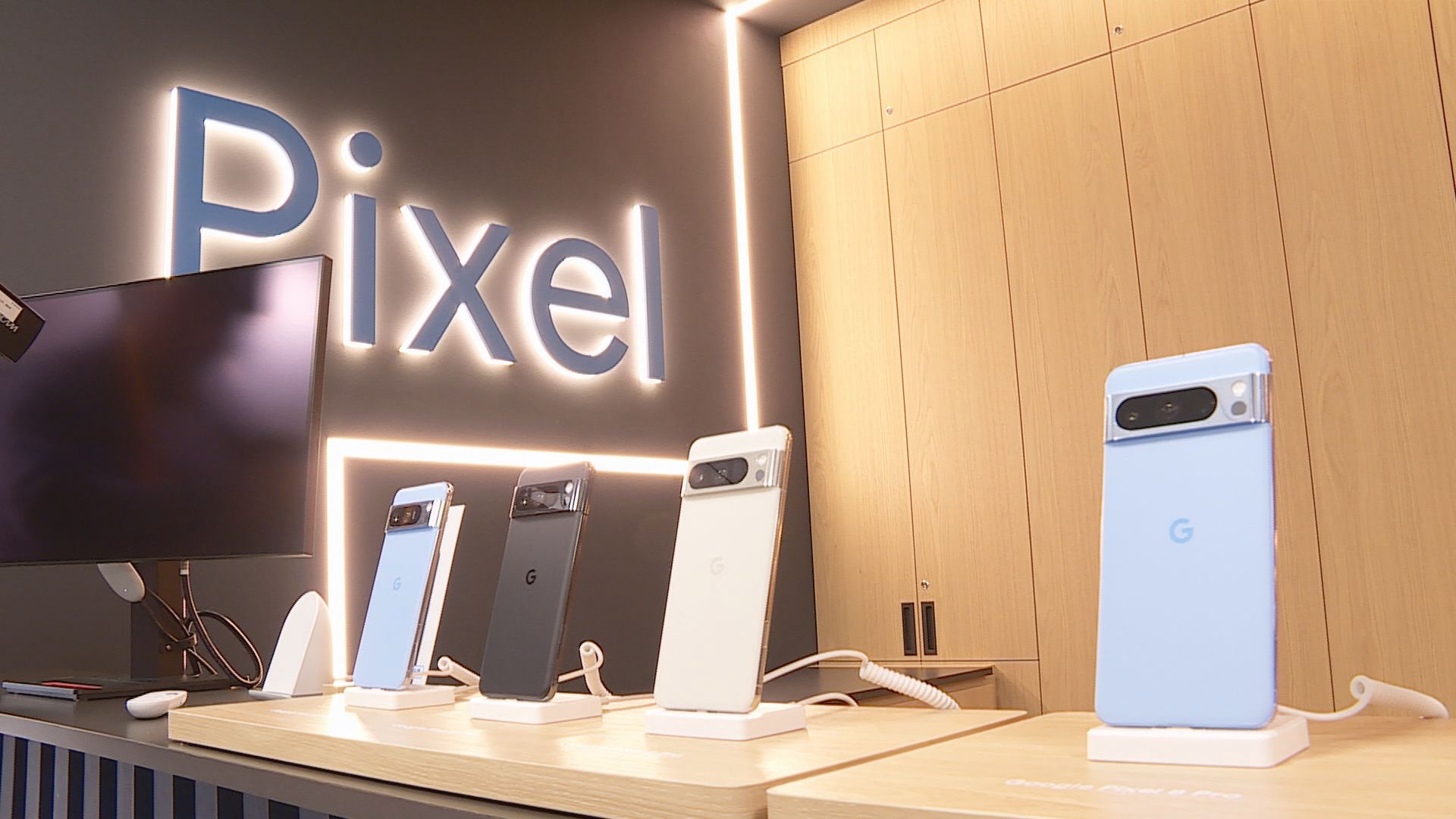 輝達執行長黃仁勳提到自己愛用的手機是Google Pixel。（圖／非凡新聞資料照）