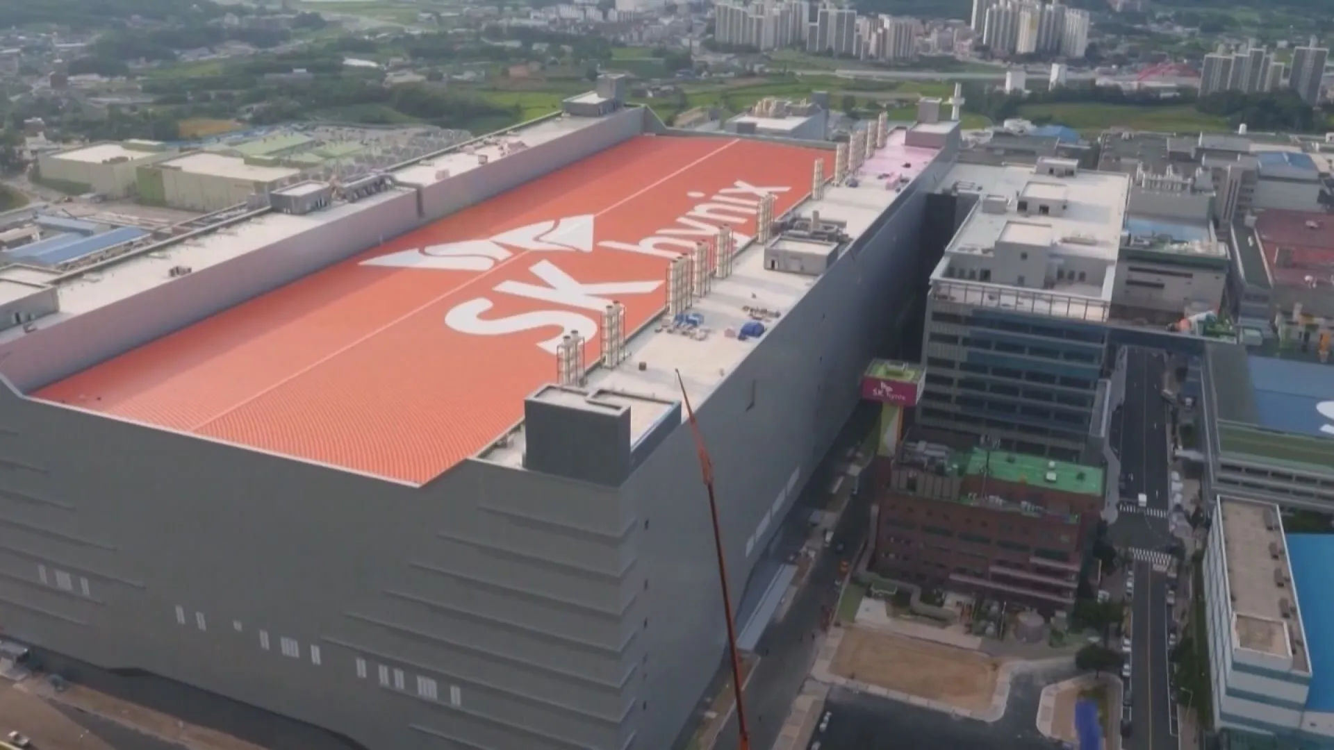SK海力士第二季繳出亮眼成績，營收與獲利同步創新高。（圖／路透社）
