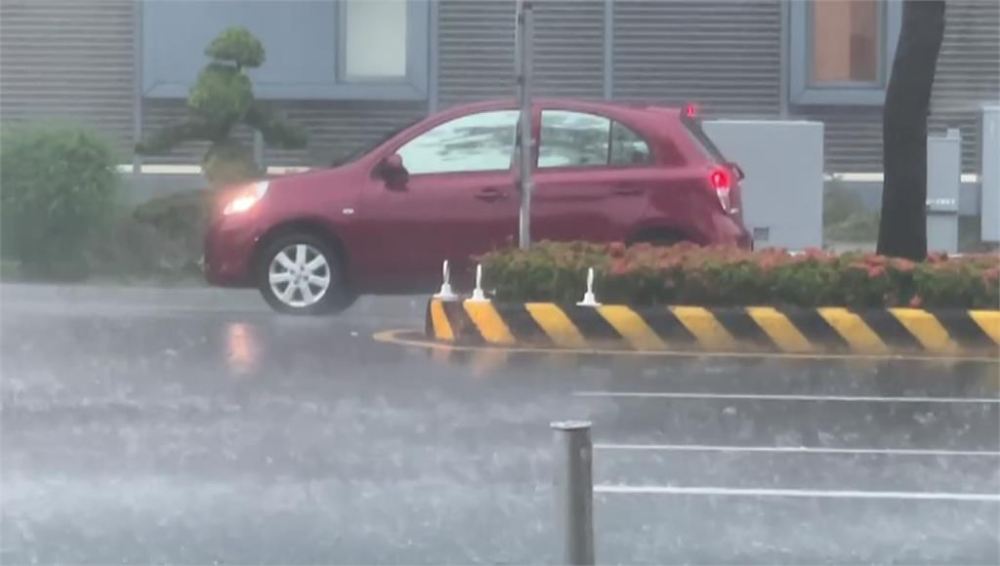 西南氣流影響，全台天氣不穩。圖／台視新聞（資料畫面）