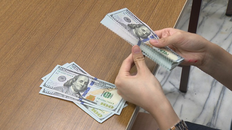 Fed放鷹美元轉強 台幣重貶逾2角!靠向30元。記者謝隆証／攝影。