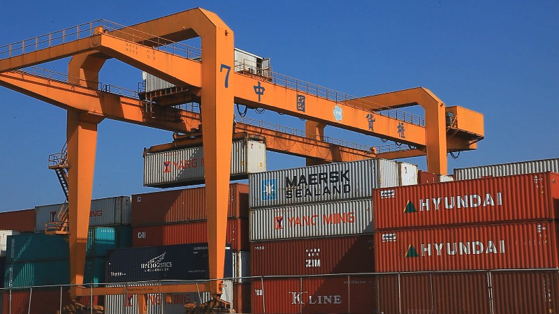 新台幣收盤貶1.09角再現"3字頭" 6月來首見 關稅.匯率雙壓力 中小企業出口商首當其衝。記者吳國豪／攝影。