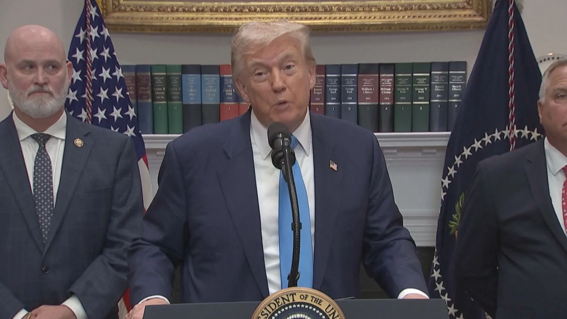 美國總統川普5日接受CNBC專訪時說，將在一周內宣布藥品和半導體關稅，其中藥品關稅將從較低水平開徵，最終可能增加到250％。圖／非凡新聞網資料照