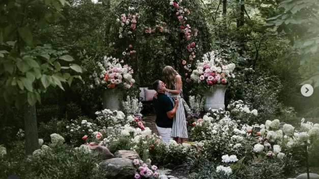 天后泰勒絲宣布訂婚（翻攝自泰勒絲IG）