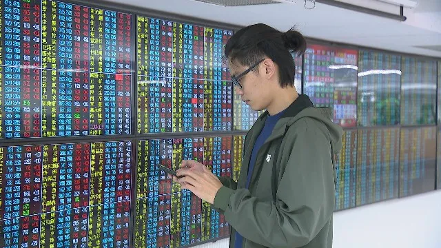 股、債市與黃金價格呈現齊揚態勢，激勵ETF市場中高達35檔商品於9日一同創下掛牌來新高價，除了多檔美、台股的主動式與被動式ETF以外，還包含了多檔日股、貴金屬、債券相關ETF也紛紛一同創下歷史高價。圖／非凡新聞網資料照