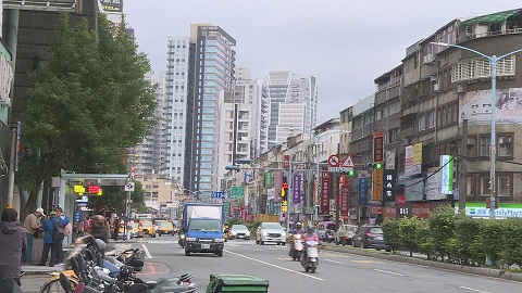 台北市房價居高不下，讓不少購屋族轉向新北市置產。根據實價登錄資料顯示，近一年新北市精華區。記者陳昱志／攝影。