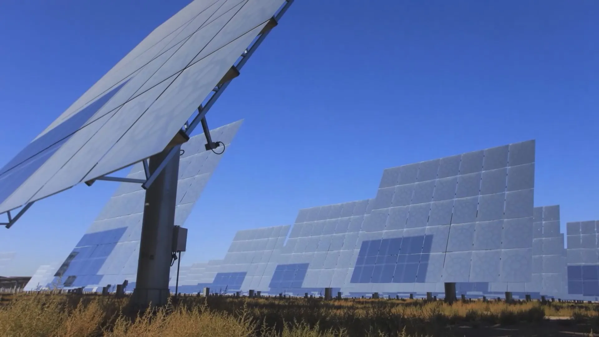 今（4）日太陽能族群火力全開，聯合再生、太極、茂迪、達能等8檔同步漲停。（圖／非凡新聞資料照）